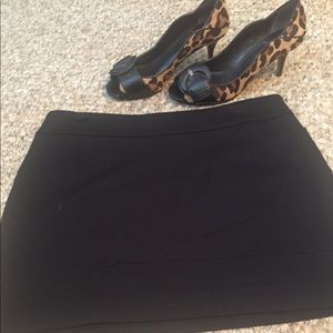 Short black skirt
